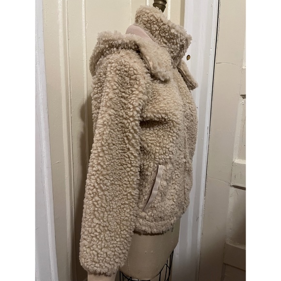 Abercrombie & Fitch Faux Teddy Sherpa Jacket with Detachable Hood - Picture 4 of 10